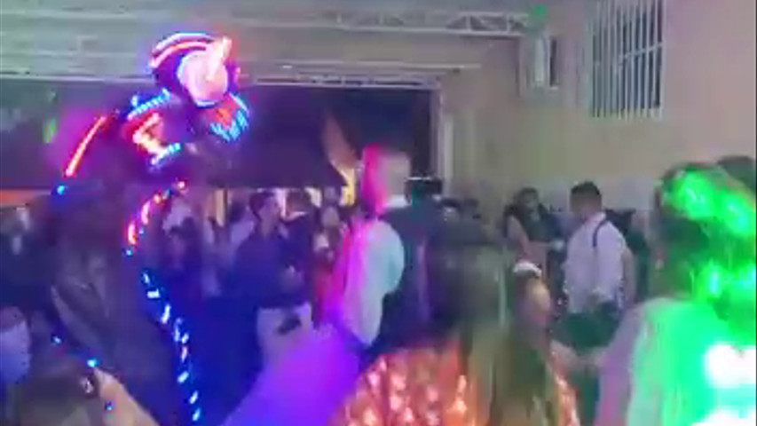 Casamento com nosso robozão de led