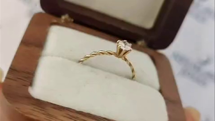 Anel solitário ouro 18k torcido branco e amarelo tradicional 