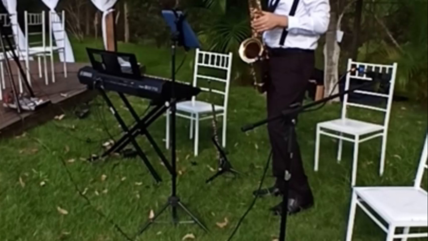 Saxofone e violino para receptivos