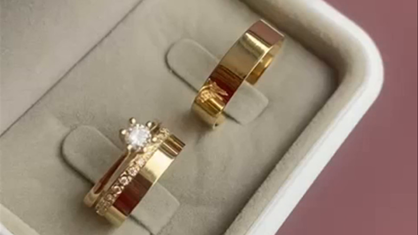 Par de Alianças em Ouro 18k - Modelo Vigo Personalizado