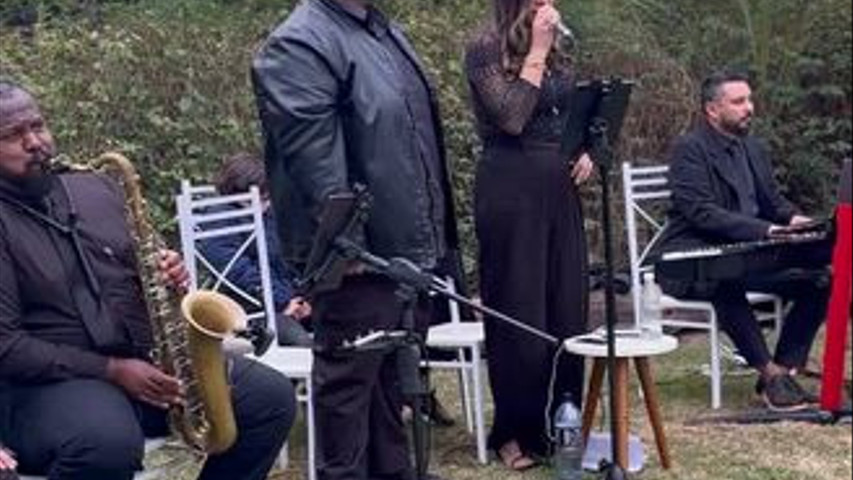 Como na música, o amor é feito de ritmos, vozes e harmonia.”