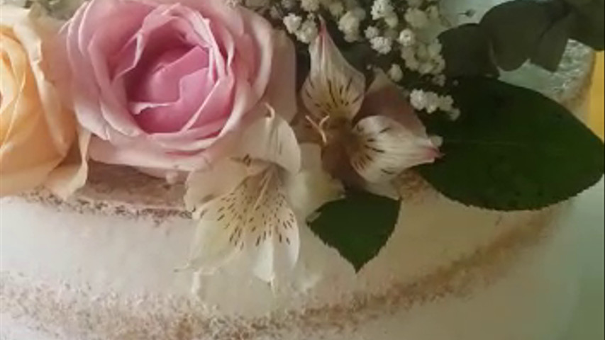 Bolo semi espatulado pra um casal mais que incrível 