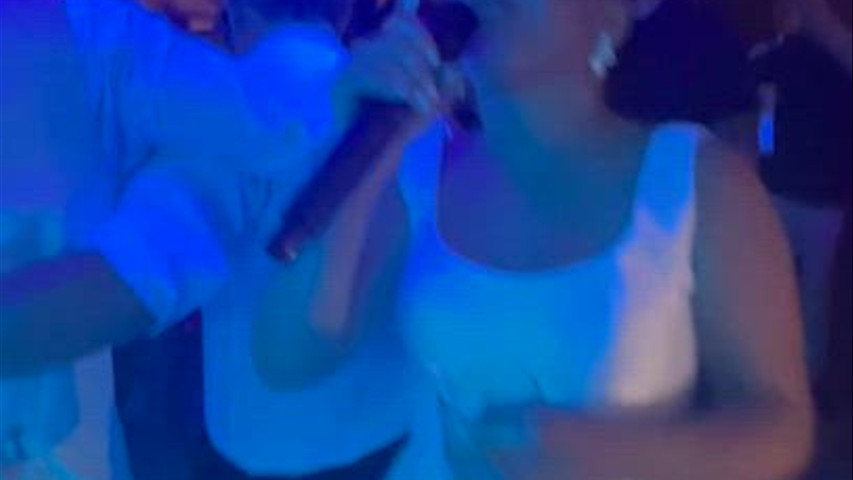 Cerimonialista Dani Gomes falando sobre o nosso show 