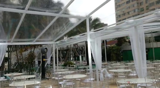 Cobertura cristal para casamento