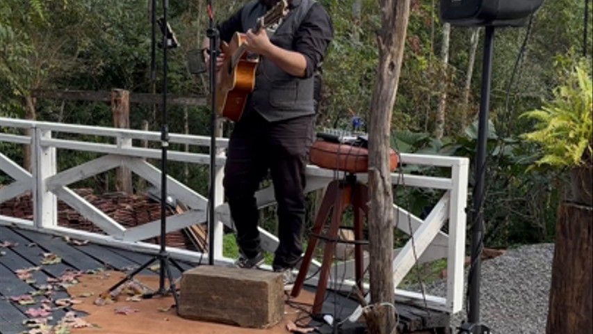 Música ao Vivo que Toca Corações no Seu Grande Dia
