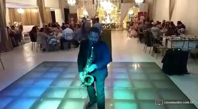 Pacote sax e DJ com som e estrutura