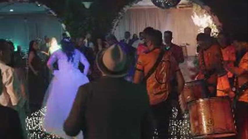 Casamento precisa e deve ser o melhor dia da vida de cada casal, acompanhe um pouco desse casamento incrível.