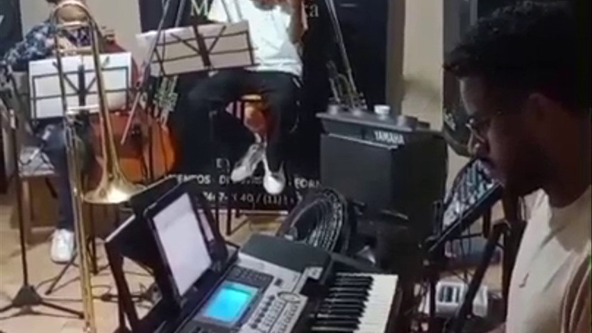 Maestro Mika e Orquestra 