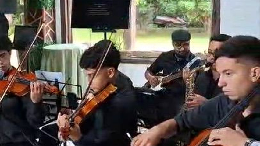 Maestro Mika e Orquestra 