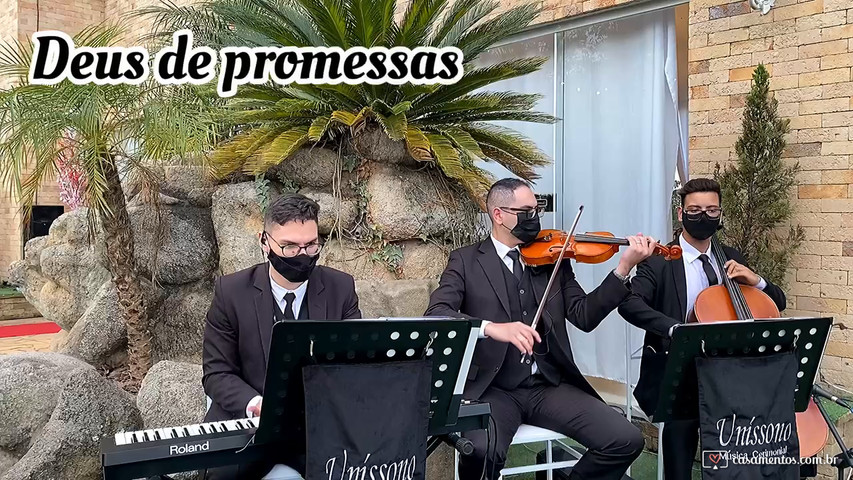 Deus de promessas - Toque no altar