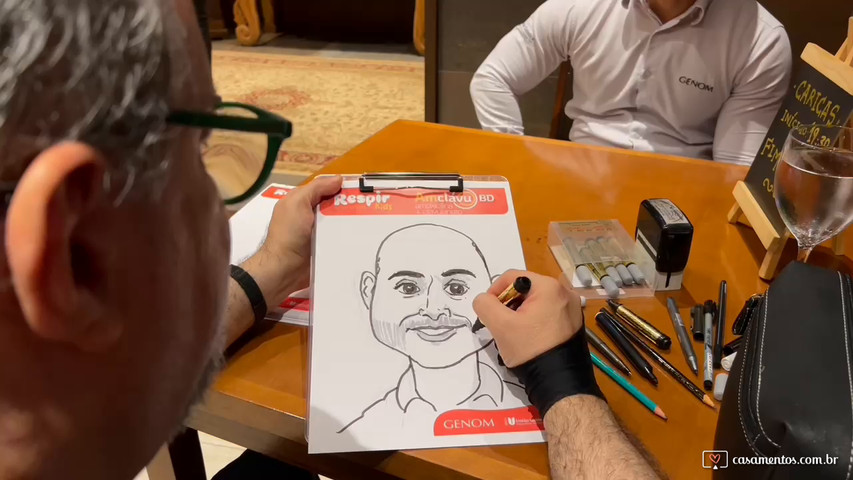 Caricaturista Thai House 