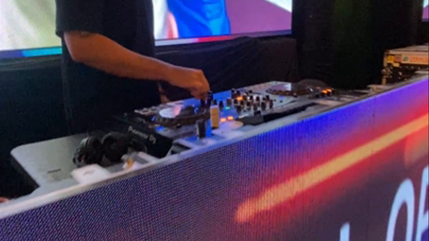 Dj, som, iluminação e telão de led
