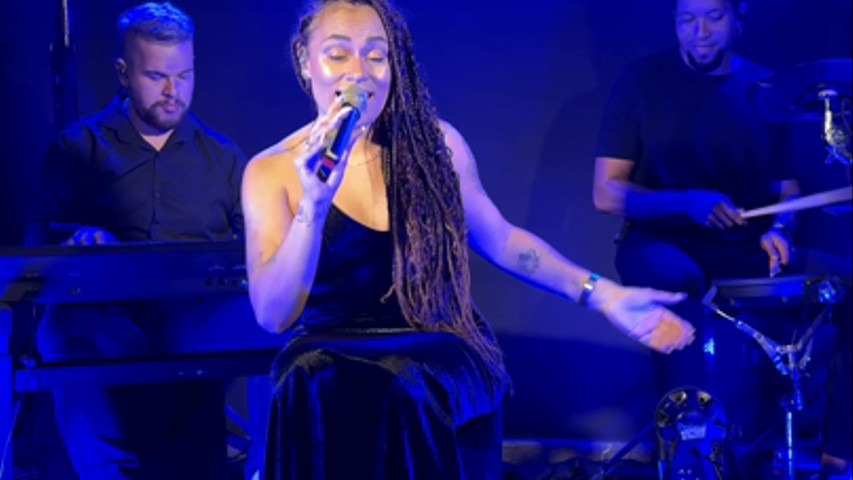 Madalena - Pocket Shows Trio