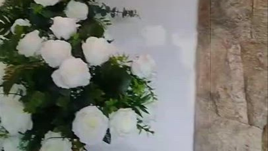 Flores Simplisim Decorações - Mesa do Bolo simples