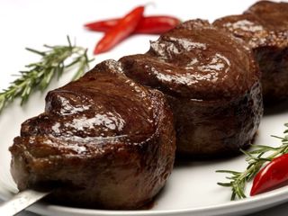 Como calcular a quantidade de churrasco para uma festa