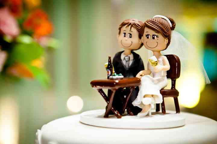45 Noivinhos Para O Topo Do Bolo De Casamento Confira 70 modelos lindos de noivinhos para bolo de casamento o próprio bolo de casamento sempre existiu nesse tipo de cerimônia. topo do bolo de casamento