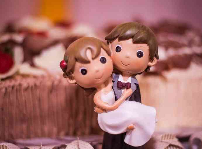 45 Noivinhos Para O Topo Do Bolo De Casamento Existem canecas já prontas vindas da china, ou você pode. topo do bolo de casamento