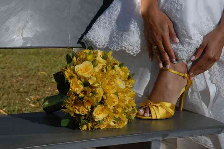 sapato amarelo para noiva