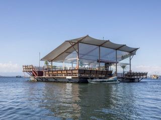 Casamentos flutuantes: tenha uma recepção original e inesquecível
