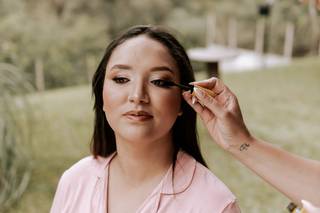 Camila Reis - Makeup & Hair Artist - 19