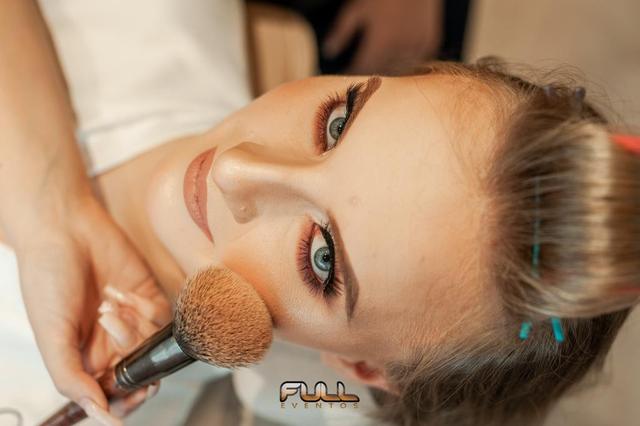 Priscila Selusniak Makeup - 4