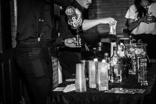 Extreme Show Bar -  Bartenders - 8