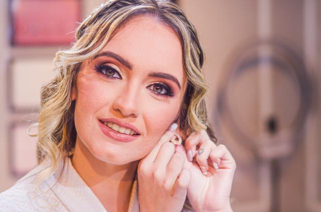 Ariane Motta Makeup - 1