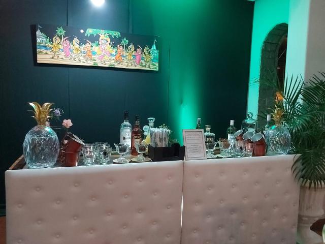 Los Guapo's Luxurys Bar - 1