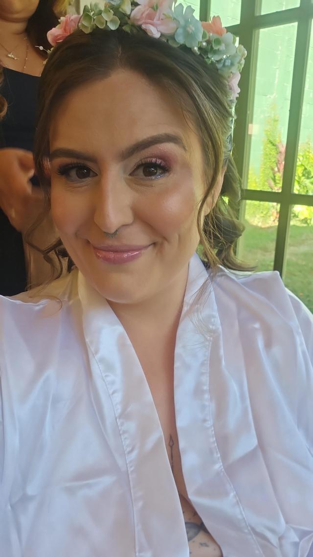 Aline Mattos - Makeup Artist - 1