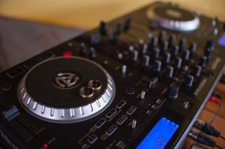 DJ Bueno Beat - 8
