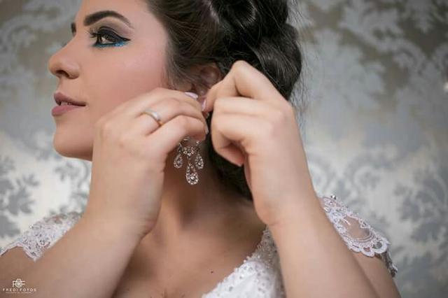 Sacha Sarhal Make Up & Hair Beauty - 3
