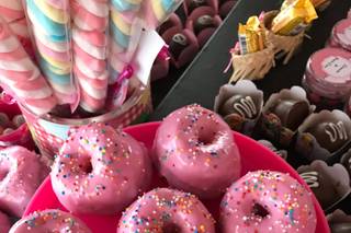 Home Dias Donuts - 12