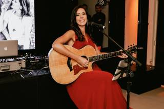 Monica Bezerra - Voz e Violão - 6