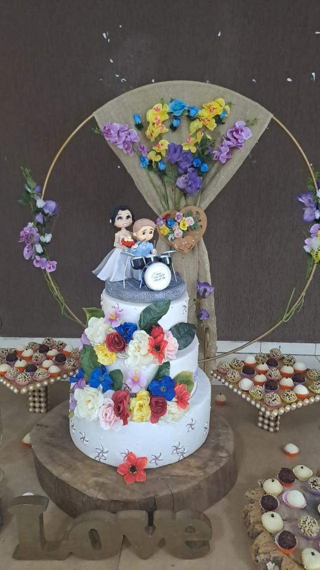 Bolo Fake & Casal de Noivinhos - 2
