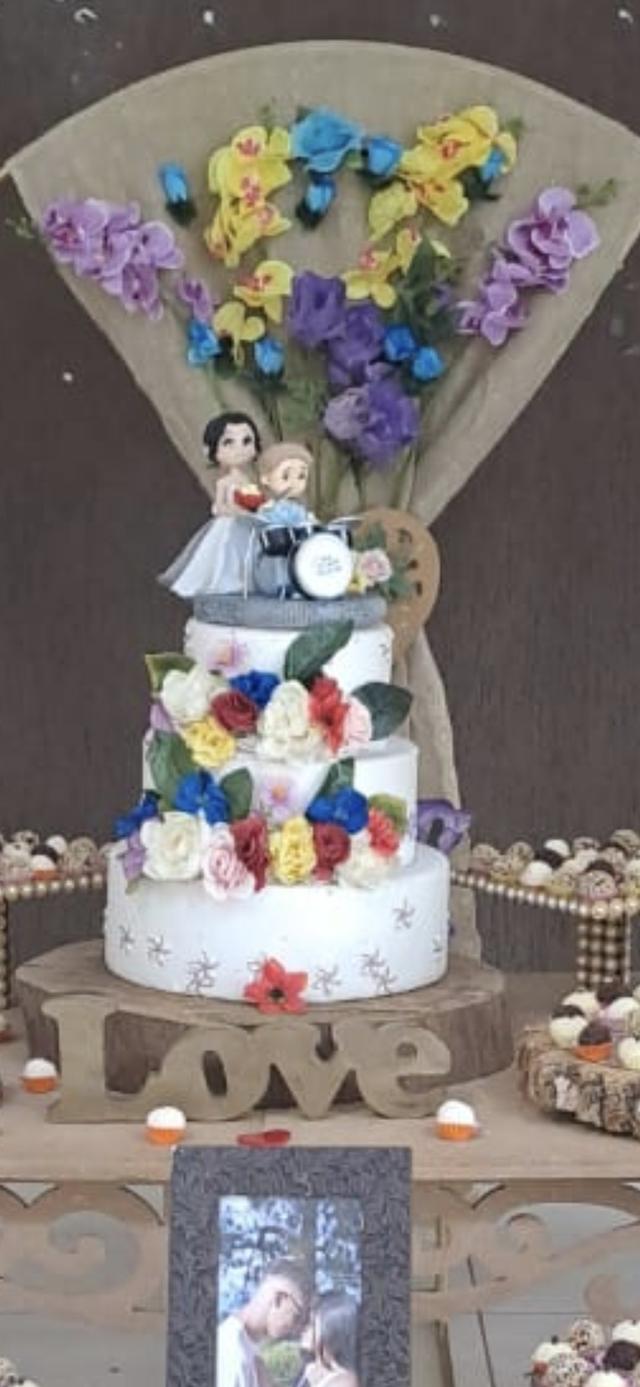 Bolo Fake & Casal de Noivinhos - 4