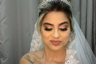 Espaço Alyne Fiori - Cabelo e Estética - 17