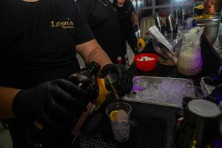 Layons Barman - 6