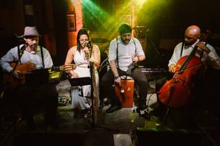 Banda Feel Good - 10