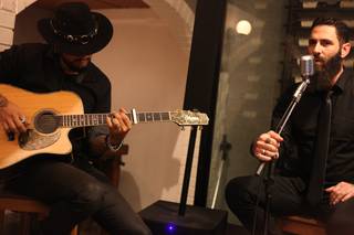 2 Por Litro Acoustic Band - 18