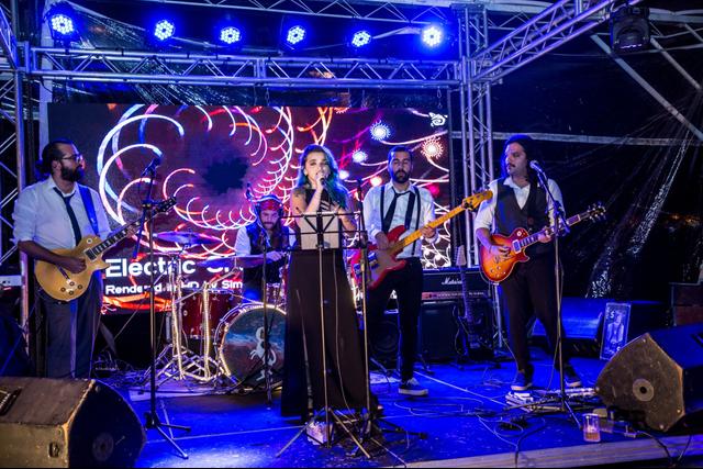 Banda Rocket Moon - 4