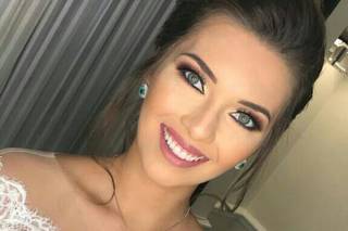 Mila Pazini Maquiagem e Penteado - 15