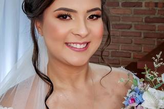 Carolina Fernandes Maquiagem e Penteado - 25