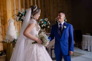 Angela Karla Ferreira - 27