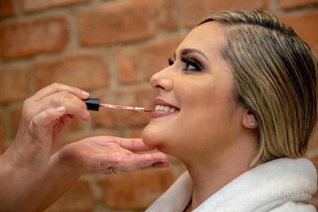 Marcia Flores - Maquiagem e Penteados - 3