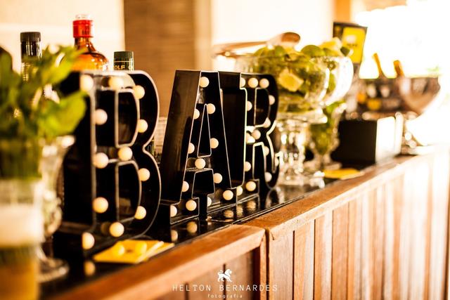 Hot Show Bar - 1