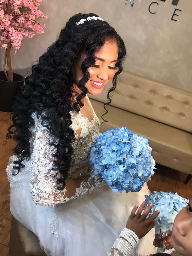 Espaço Alyne Fiori - Cabelo e Estética - 2