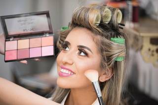 Mila Pazini Maquiagem e Penteado - 12