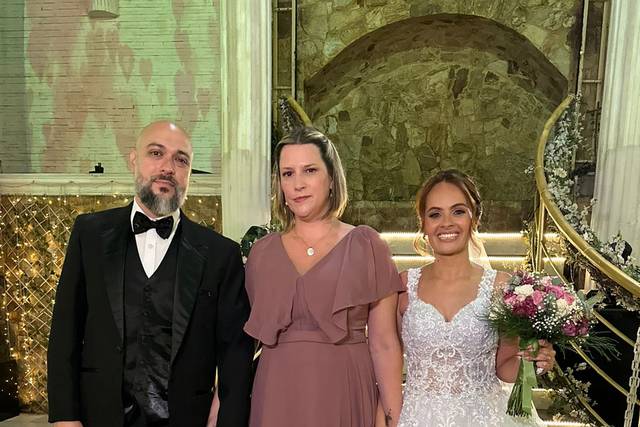 Adriana Santos Celebrante 1