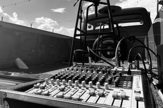 2 Por Litro Acoustic Band - 15