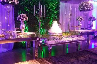 Red Lounge Buffet - 6